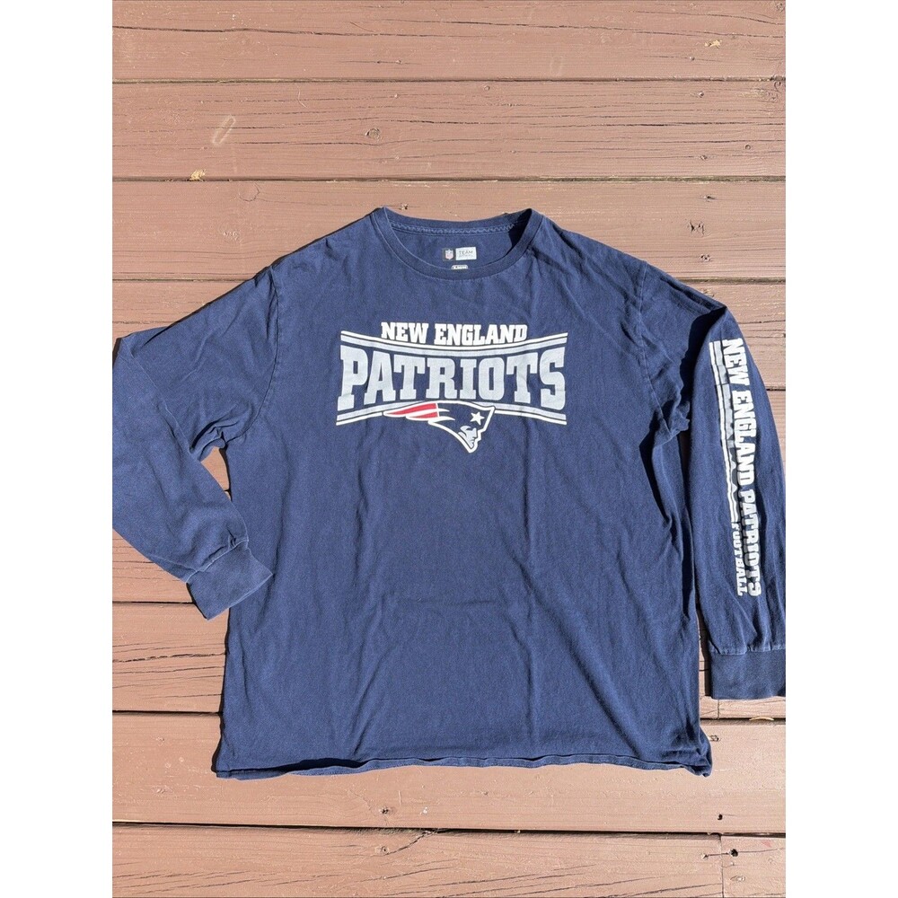 NFL Team Apparel New England Patriots Football Mens XL Blue Long Sleeve